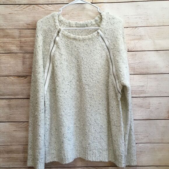 TOWNSEN SWEATER IN CREAM WITH SILVER METALLIC ACCENTS - Picture 1 of 6